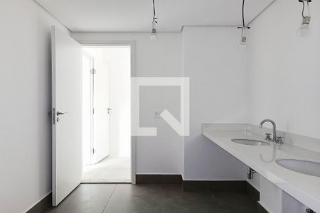 Apartamento à venda com 140m², 2 quartos e 2 vagasBanheiro da Suíte 2