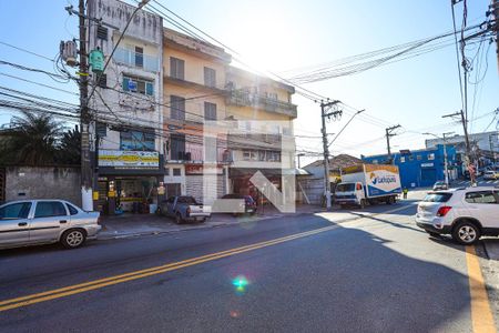 Casa para alugar com 100m², 2 quartos e sem vagaFachada do prédio e rua