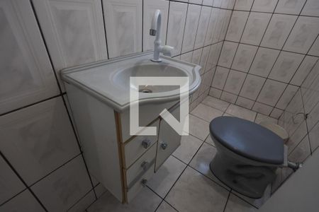 Casa para alugar com 100m², 2 quartos e sem vagaBanheiro - detalhes