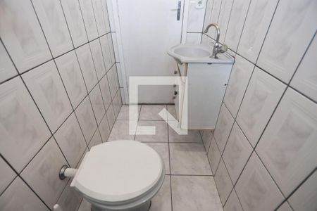 Casa para alugar com 100m², 2 quartos e sem vagaBanheiro - detalhes