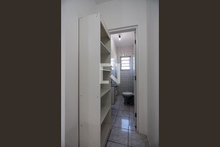 Casa para alugar com 100m², 2 quartos e sem vagaBanheiro - detalhes