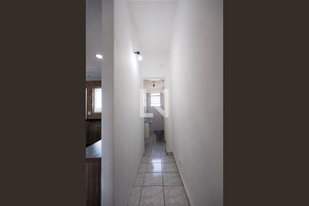 Casa para alugar com 100m², 2 quartos e sem vagaCorredor do banheiro