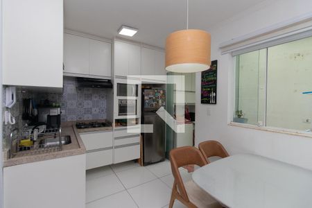 Cozinha de casa de condomínio para alugar com 2 quartos, 76m² em Vila Medeiros, São Paulo