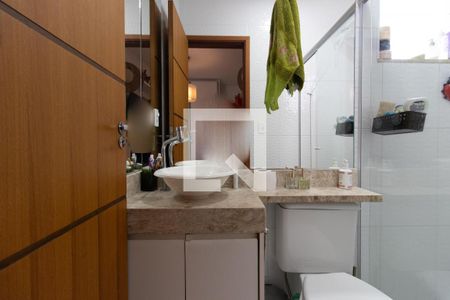 Casa de condomínio para alugar com 76m², 2 quartos e 1 vagaBanheiro da Suíte