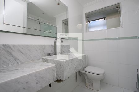 Apartamento para alugar com 130m², 3 quartos e 1 vaga Apartamento para alugar com 130m², 3 quartos e 1 vagaBanheiro Corredor