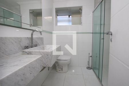 Apartamento para alugar com 130m², 3 quartos e 1 vaga Apartamento para alugar com 130m², 3 quartos e 1 vagaBanheiro Corredor