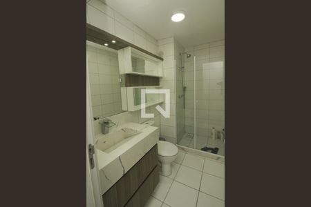 Apartamento à venda com 71m², 3 quartos e 1 vaga Apartamento à venda com 71m², 3 quartos e 1 vagaBanheiro Social