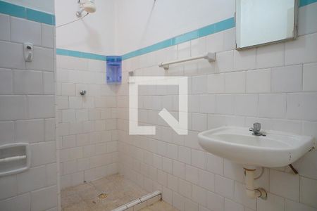 Banheiro de kitnet/studio à venda com 1 quarto, 24m² em Menino Deus, Porto Alegre