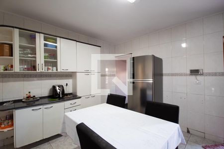 Casa à venda com 206m², 3 quartos e 2 vagas Casa à venda com 206m², 3 quartos e 2 vagasCozinha