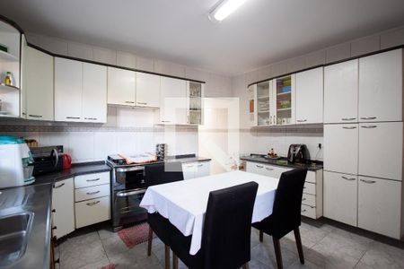 Casa à venda com 206m², 3 quartos e 2 vagas Casa à venda com 206m², 3 quartos e 2 vagasCozinha