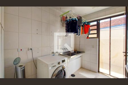 Casa à venda com 353m², 5 quartos e 4 vagasÁrea de Serviço 