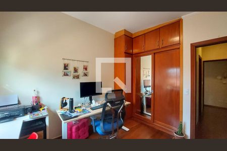 Casa à venda com 353m², 5 quartos e 4 vagasQuarto 4 