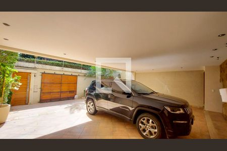 Casa à venda com 353m², 5 quartos e 4 vagasGaragem 
