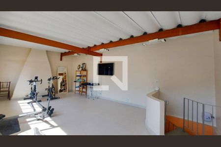 Casa à venda com 353m², 5 quartos e 4 vagasAcademia 