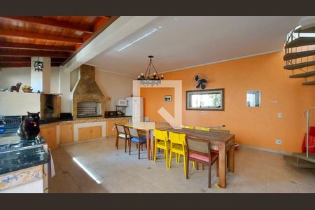 Casa à venda com 353m², 5 quartos e 4 vagasÁrea de Lazer - Churrasqueira 