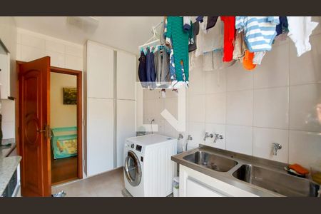 Casa à venda com 353m², 5 quartos e 4 vagasÁrea de Serviço 