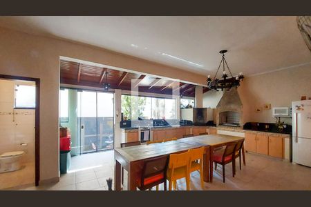 Casa à venda com 353m², 5 quartos e 4 vagasÁrea de Lazer - Churrasqueira 