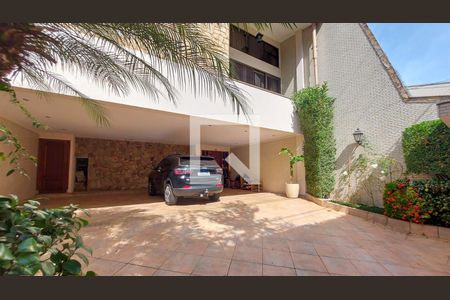 Casa à venda com 353m², 5 quartos e 4 vagasGaragem 