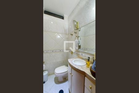 Casa à venda com 353m², 5 quartos e 4 vagasLavabo 