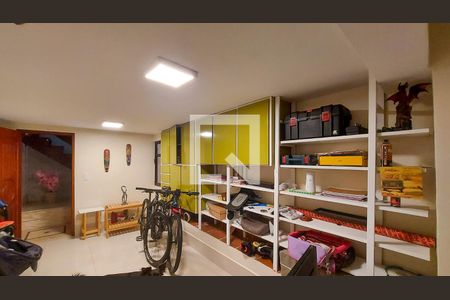 Casa à venda com 353m², 5 quartos e 4 vagasSótão 