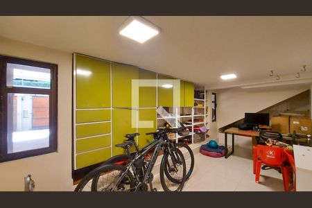 Casa à venda com 353m², 5 quartos e 4 vagasSótão 