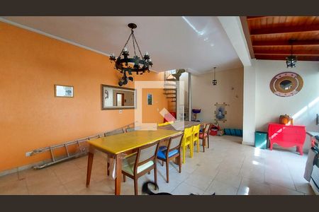 Casa à venda com 353m², 5 quartos e 4 vagasÁrea de Lazer - Churrasqueira 