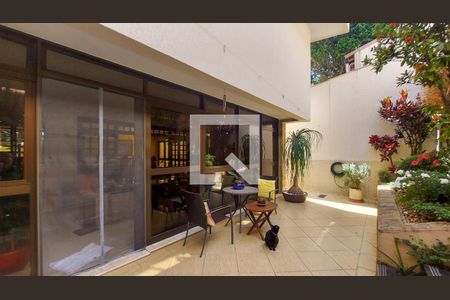 Casa à venda com 353m², 5 quartos e 4 vagasHall de Lazer 