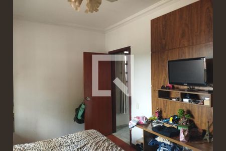 Casa à venda com 6 quartos, 220m² em Serrano, Belo Horizonte