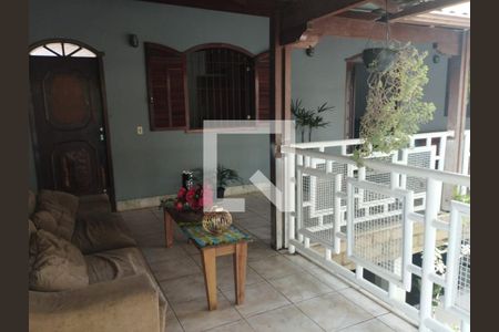 Casa à venda com 6 quartos, 220m² em Serrano, Belo Horizonte