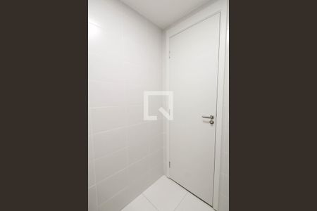 Banheiro de kitnet/studio para alugar com 1 quarto, 26m² em Brás, São Paulo