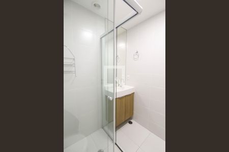 Banheiro de kitnet/studio para alugar com 1 quarto, 26m² em Brás, São Paulo