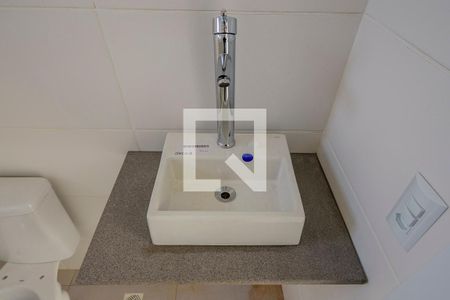 Banheiro 1 de apartamento à venda com 3 quartos, 73m² em Vila Joao Pessoa, Porto Alegre