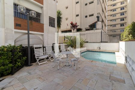 Apartamento à venda com 220m², 4 quartos e 3 vagas Apartamento à venda com 220m², 4 quartos e 3 vagasPiscina