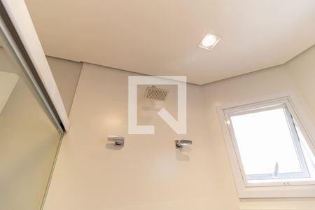 Apartamento à venda com 220m², 4 quartos e 3 vagas Apartamento à venda com 220m², 4 quartos e 3 vagasBanheiro da Suíte 1