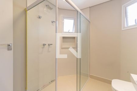 Apartamento à venda com 220m², 4 quartos e 3 vagas Apartamento à venda com 220m², 4 quartos e 3 vagasBanheiro da Suíte 1