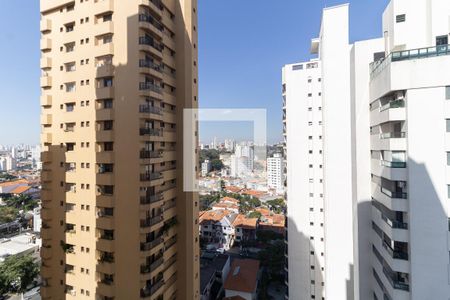 Apartamento à venda com 220m², 4 quartos e 3 vagas Apartamento à venda com 220m², 4 quartos e 3 vagasVista da Suíte 2