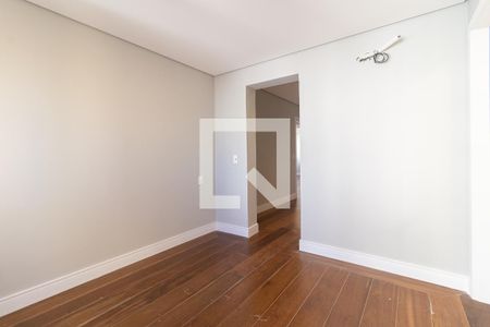 Apartamento à venda com 220m², 4 quartos e 3 vagas Apartamento à venda com 220m², 4 quartos e 3 vagasSuíte 2