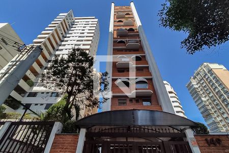 Apartamento à venda com 220m², 4 quartos e 3 vagas Apartamento à venda com 220m², 4 quartos e 3 vagasFachada