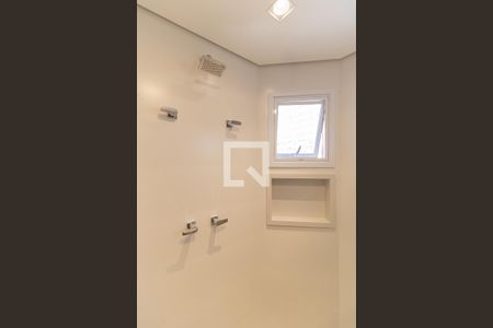 Apartamento à venda com 220m², 4 quartos e 3 vagas Apartamento à venda com 220m², 4 quartos e 3 vagasBanheiro da Suíte 1