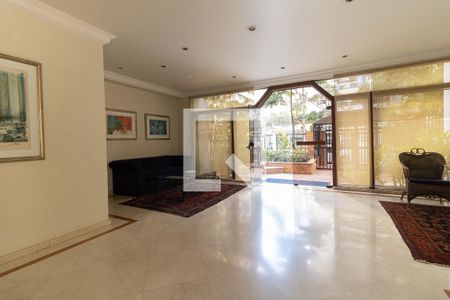 Apartamento à venda com 220m², 4 quartos e 3 vagas Apartamento à venda com 220m², 4 quartos e 3 vagasHall de Entrada