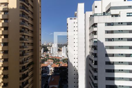 Apartamento à venda com 220m², 4 quartos e 3 vagas Apartamento à venda com 220m², 4 quartos e 3 vagasVista da Lavanderia