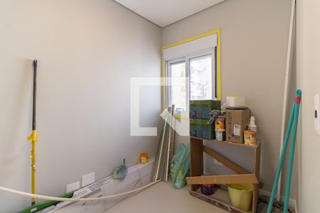 Apartamento à venda com 220m², 4 quartos e 3 vagas Apartamento à venda com 220m², 4 quartos e 3 vagasQuarto de Serviço