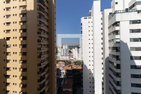 Apartamento à venda com 220m², 4 quartos e 3 vagas Apartamento à venda com 220m², 4 quartos e 3 vagasVista do Quarto de Serviço