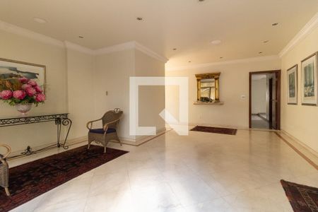 Apartamento à venda com 220m², 4 quartos e 3 vagas Apartamento à venda com 220m², 4 quartos e 3 vagasHall de Entrada