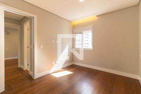 Apartamento à venda com 220m², 4 quartos e 3 vagas Apartamento à venda com 220m², 4 quartos e 3 vagasQuarto 3