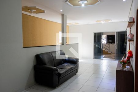 Casa à venda com 280m², 3 quartos e 2 vagas Casa à venda com 280m², 3 quartos e 2 vagasSala