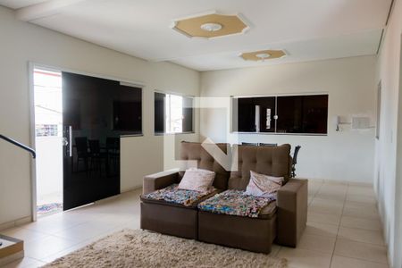 Casa à venda com 280m², 3 quartos e 2 vagas Casa à venda com 280m², 3 quartos e 2 vagasSala