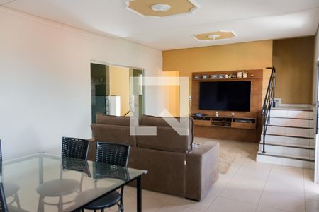 Casa à venda com 280m², 3 quartos e 2 vagas Casa à venda com 280m², 3 quartos e 2 vagasSala