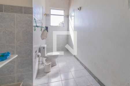 Casa à venda com 450m², 5 quartos e 3 vagas Casa à venda com 450m², 5 quartos e 3 vagasBanheiro 2 Corredor