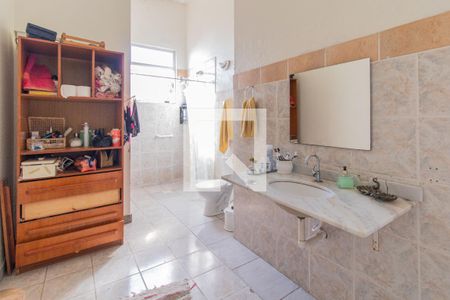 Casa à venda com 450m², 5 quartos e 3 vagas Casa à venda com 450m², 5 quartos e 3 vagasBanheiro 1 Corredor